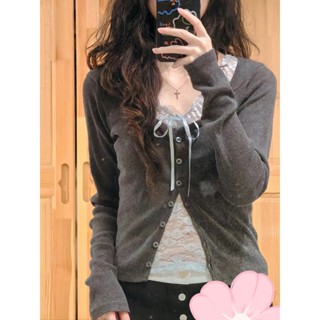（臺灣熱銷）日款 女生長袖上衣 罩衫 長袖T桖 短版上衣 日系蕾絲系帶假兩件V領長袖T恤 針織防曬衣 單排扣長袖開衫
