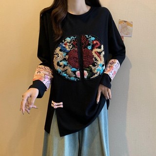 中國風上衣女 中國風新中式上衣民族刺繡盤扣t恤長袖中長款衛衣大碼女裝打底衫 新中式上衣 長袖打底衫女 春秋國風保暖長袖t