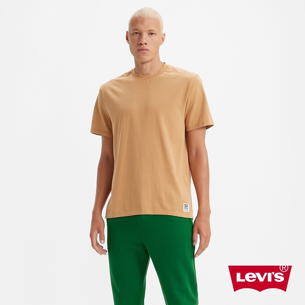 Levis Gold Tab金標系列 男款 寬鬆版短袖素T恤 卡其黃 A3757-0019 熱賣單品