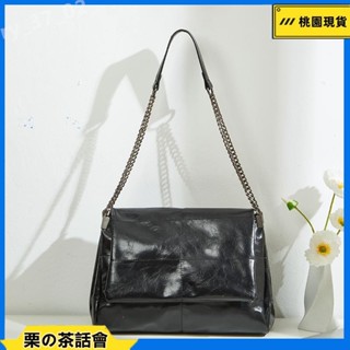 慄の茶話會 經典時尚簡約復古軟皮翻蓋鏈條縫紉斜揹包，大容量多隔層鏈條郵差包 Tea