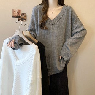 免運📣100公斤可穿 秋裝新款 長袖T恤女 大尺碼女裝 大碼坑條設計感V領長袖上衣女韓版寬鬆顯瘦時尚打底T恤女潮 TQ