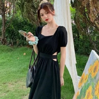 免運📣時尚女裝 短袖洋裝 女裝 設計感小眾法式泡泡袖赫本收腰小黑裙方領顯瘦氣質夏季百搭洋裝新品 虧本下殺