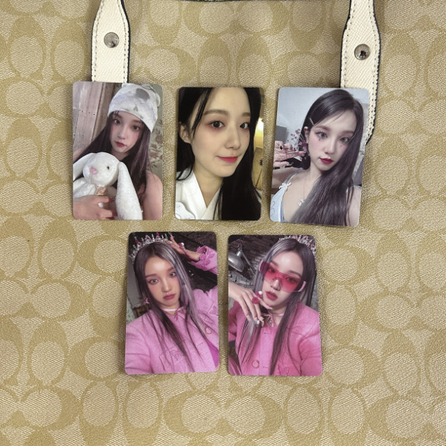 ✨[正版日韓購入]🔥Gidle i feel quee 正版小卡 宋雨琦抱兔琦女王琦側臉刷插花琦