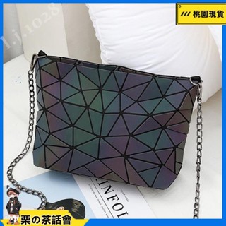 慄の茶話會 ins 新款韓版菱格信封包 女單肩斜挎鏈條包 時尚簡約夜光變色手拿包 包包 幾何菱形包 小紅書 l.j