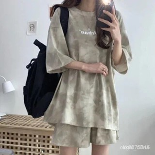 【24小時出貨】時尚女款洋裝 運動休閒套裝女夏季薄款年新款小個子可鹽可甜上衣短褲兩件套 RRUQ