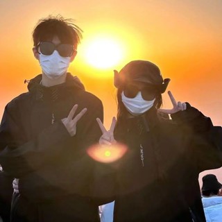 Meet.You.衝鋒衣情侶春秋款夾剋時尚防風防水戶外登山旅遊外套女