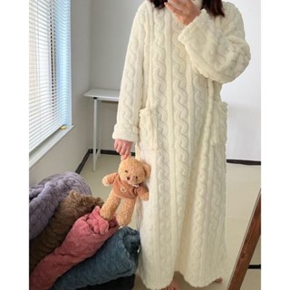 🔆小甜甜日係美衣👙 新款秋冬提花珊瑚絨長款睡裙大碼寬鬆睡衣保暖家居服加絨加厚睡袍 TT2L