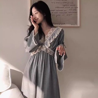 Lam 睡衣女 睡裙 居家服 女生睡衣 睡袍 連身睡裙 韓版睡裙 V領睡裙 長袖睡裙 蕾絲拼接睡裙 輕熟風 性感睡裙
