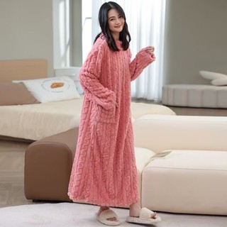 DUYI~夢詩 行走的被子冬季新款加長保暖寬鬆有口袋珊瑚絨家居睡衣睡袍睡裙女