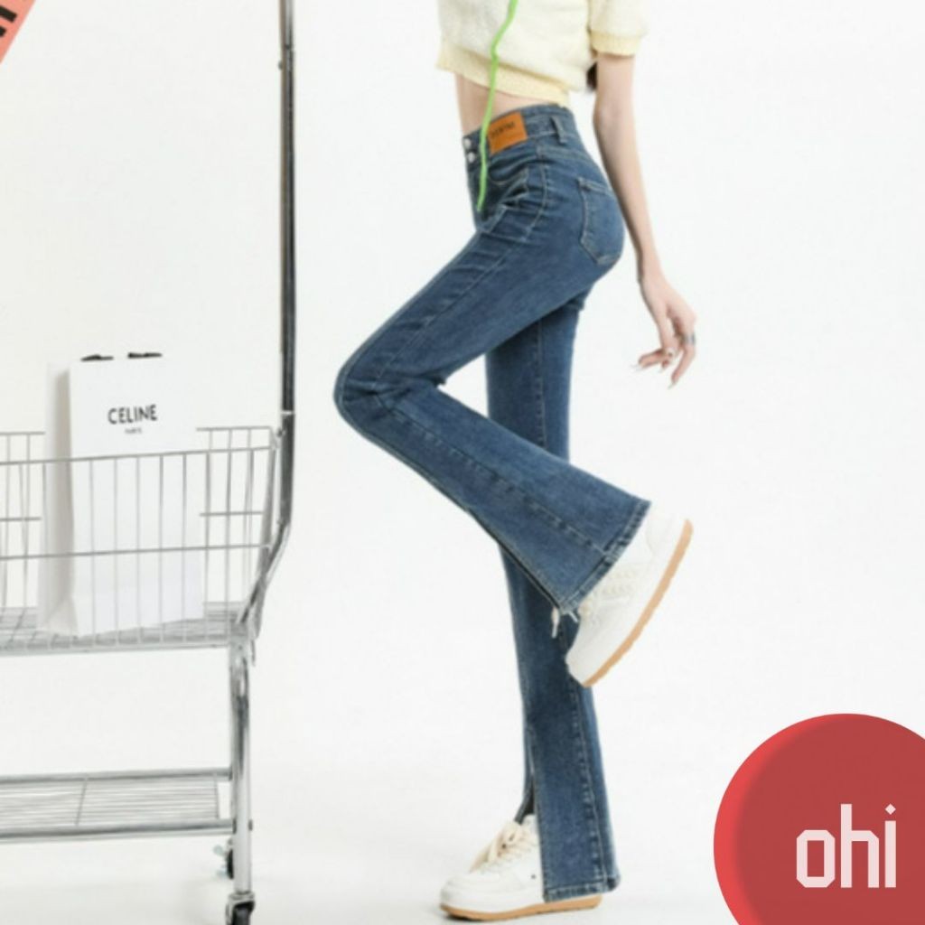 【ohi】韓系牛仔褲女 高腰顯瘦 彈力修身微喇叭褲 雙扣皮革造型車線 側開衩闊腿寬褲(XGJL526)