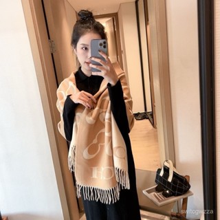 挑戰最低價🏆圍巾女秋冬季秋冬圍脖新款披肩字母流蘇加厚保暖百搭雙麵羊絨兩用 ZBUE