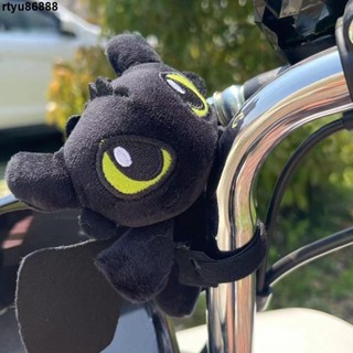 【唯家】機車掛件 電動車掛飾 電動車小擺件 摩托車裝飾品 可愛掛件 機車頭盔公仔玩偶 個性創意掛件 玩偶裝飾