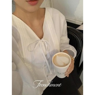 Codibook｜韓國 frenchaube 綁帶V領蕾絲飾波浪剪裁長袖保暖上衣［預購］雪紡襯衫 女裝