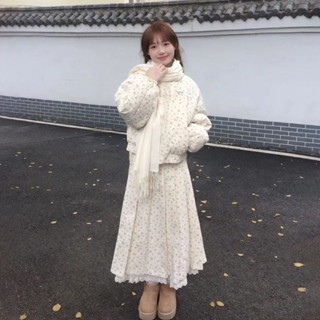 初八の時尚女裝 法式溫柔風碎花加厚棉服外套 女生冬季新款搭配小眾半身裙兩件套裝 保暖套裝 羽絨套裝 冬天套裝 女生套裝