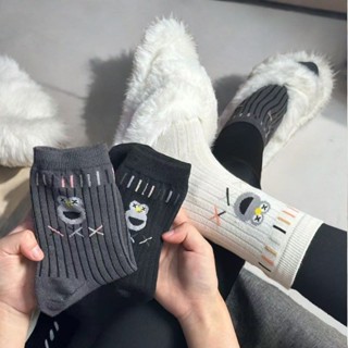 新店優惠 加絨加厚 保暖居家 地闆襪 可愛 【快樂小青蛙】可愛複古刺繡襪子女洋氣夏外穿中筒百搭堆堆襪