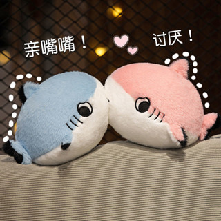 小金本鋪網紅可愛奶兇小鯊魚毛絨玩偶公仔刺繡抱枕午睡枕沙髮靠墊聖誕禮物 手偶 可愛玩偶