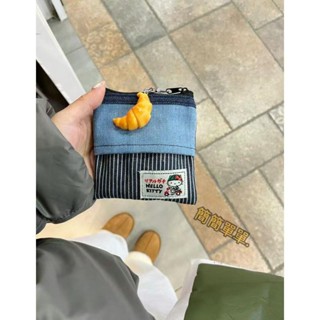 新款 牛仔 拼接 Kitty化妝包 大容量 口紅耳機包 便攜 通勤 卡包 零錢包 拼接牛仔化妝口紅零錢收納包
