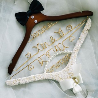 【我家有喜】婚禮蕾絲衣架定製手工衣掛新娘結婚用喜架婚紗秀禾服字母衣撐一對 4V9S