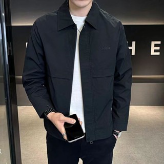 春秋季高階行政外套男士春秋季薄款休閒翻領夾剋純色百搭刺繡風衣休閒外套 外套男 寬鬆 韓版 IS0T