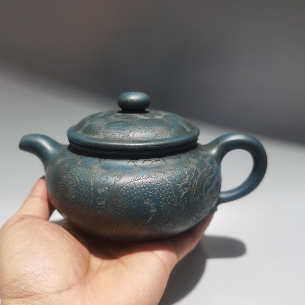 品名：仿古壺底款：顧景舟F8180尺寸：18/10cm..容量：380cc泥料：原礦藍砂