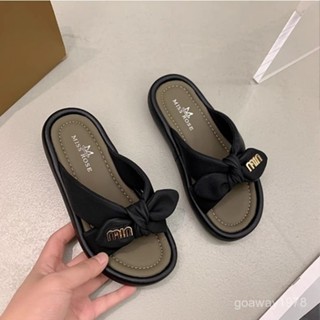 婷婷辣妹女裝店⭐ 臺灣出貨【店鋪熱銷】外貿出口義大利大牌原單撤櫃餘單尾貨真皮夏季軟底女士涼鞋拖鞋女