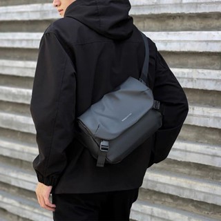 Bag House👜 斜挎包男休閒機能男士多功能斜揹包潮牌單肩包騎行郵差挎包男揹包 男生包包