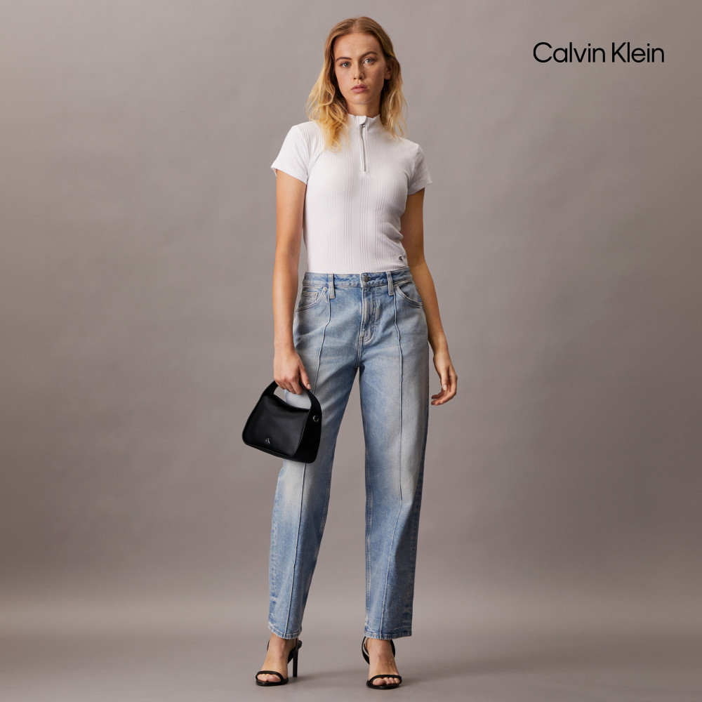 【Calvin Klein】 CK Monogram 金屬標誌迷你單肩包_黑色