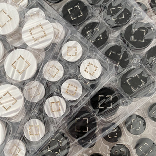 ✨臺灣出貨✨ 小香現代風金屬樹脂雙拚紐扣仿貝粗花呢外套釦子
