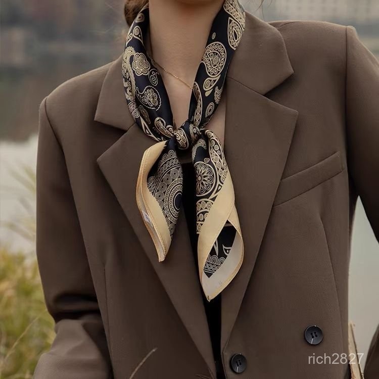 免運 臺灣出貨 女士絲巾 100%桑蠶絲【黑金腰果花65真絲方巾】高端絲綢女簡約時尚百搭絲巾 MAFC