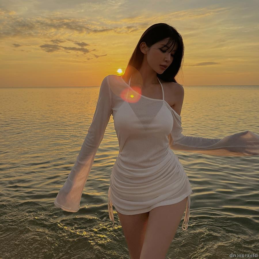 白色性感分體泳衣+罩衫