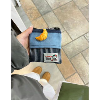 📦本賣場滿99出貨📦新款牛仔拼接Kitty化妝包女大容量口紅耳機包便攜通勤卡包零錢包