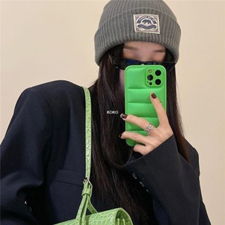 防摔手機殼 加厚手機殼 網紅純色羽絨服適用蘋果16 15 14防摔手機殼13 12 xr xs 11promax