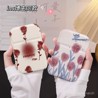 【7344人收藏】高顔值玫瑰花折疊小臺鏡雙麵PU皮質圖案學生宿捨桌麵化妝鏡可折疊 PB5Q