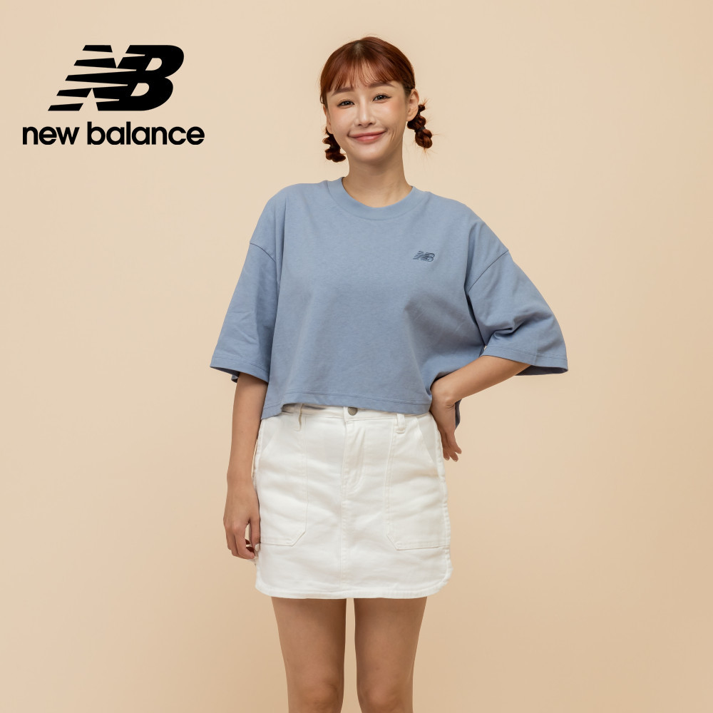 【New Balance】 NB 棉質前短後長短版上衣_女性_藍紫色_WT43536DUS T恤 T-shit
