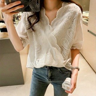 <Meetyo>蕾絲上衣M-4XL 女生上衣 V領上衣 鏤空上衣 大尺碼上衣 大尺碼 短袖襯衫 女生襯衫 女生衣著 正