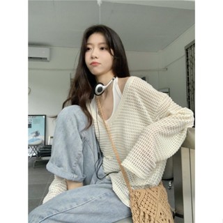 【MT精選】 韓系~慵懶夏日設計感小眾防曬V領鏤空長袖T恤 女生上衣+白色掛脖吊帶背心 分開下單！