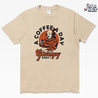 【臺灣發貨】A COFFEE A DAY 中性短袖T恤 7色 咖啡愛好露營手衝戶外生活旅行文青禮物寬鬆咖啡豆職場工作語錄