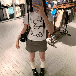 ✨隔日到店&嚴選品質✨港風chic字母花朵白色短袖T恤女夏季新款原宿風學院休閒百搭上衣