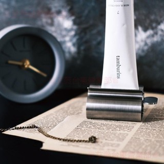 臺東出貨♕擠壓器 平臺上的和絃 擠牙膏神器 旋轉擠膏 軟管擠壓 金屬風 不鏽鋼 擠牙膏 護手霜