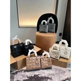 品牌複製品 D包包女2024新款i女包鑽石藤格紋戴妃包斜挎包高階r感小眾真皮o側揹包旅行包託特包連帶包肩揹包精品手提包