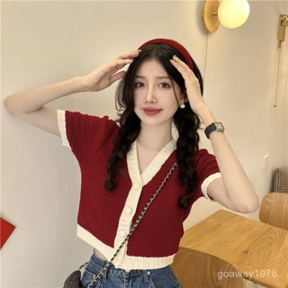 婷婷辣妹女裝店⭐ 臺灣出貨 短款 上衣 女裝 設計感 小眾 夏季 薄款 韓係 chic 別緻 溫柔 v領 短袖針織衫