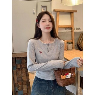 【臺灣出貨】高品質甜美花邊拚接紐扣設計假兩件T恤 秋冬新款 女裝 洋氣減齡 休閒百搭 打底外穿 修身顯瘦 長袖上衣 潮i