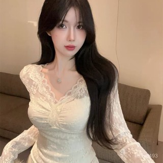 純慾性感蕾絲花邊V領鏤空上衣女秋冬新款氣質獨特修身內搭長袖T恤