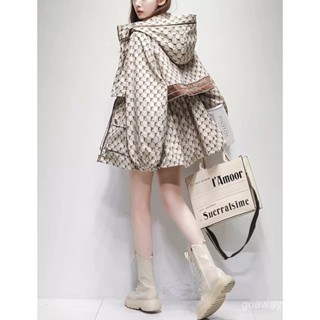 婷婷辣妹女裝店⭐ 臺灣出貨工裝衝鋒衣女2025春新款韓版寬鬆小個子收腰顯瘦防風連帽風衣外套