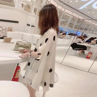 女裝 短袖上衣〖T恤/平口背心/襯衫〗波點雪紡襯衫女夏新款設計感小眾寬鬆慵懶風短袖洋氣防曬上衣 BP1C