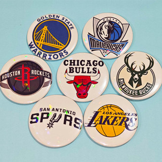 【1184人收藏】NBA球隊吧唧徽章勇士湖人獨行俠籃球球隊週邊球迷紀念品書包掛件