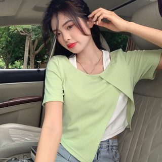 <Meetyo> 大尺碼上衣 大碼夏季新款假兩件掛脖短袖T恤上衣撞色洋氣時髦不規則上衣顯瘦上衣