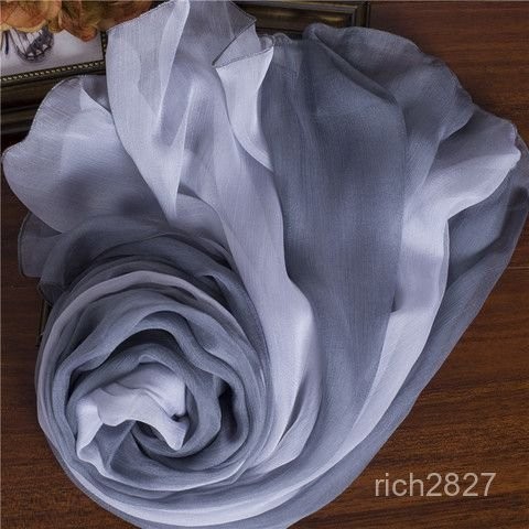 免運 臺灣出貨 女士絲巾 煙灰色漸變色桑蠶絲長款真絲絲巾圍巾女百搭紗巾春秋夏季防曬絲巾 UK45