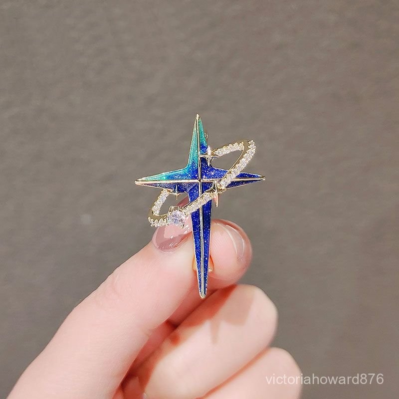 【精緻女人】日係湛藍星球宇宙胸針男女情侶款別針領針開衫西裝外套四角星配飾