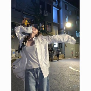 百搭襯衫 顯瘦上衣 休閒上衣 上班襯衫 女生襯衫 時尚襯衫簡約白色防曬襯衫女薄款新款夏季慵懶風休閒寬鬆長袖襯衣上衣